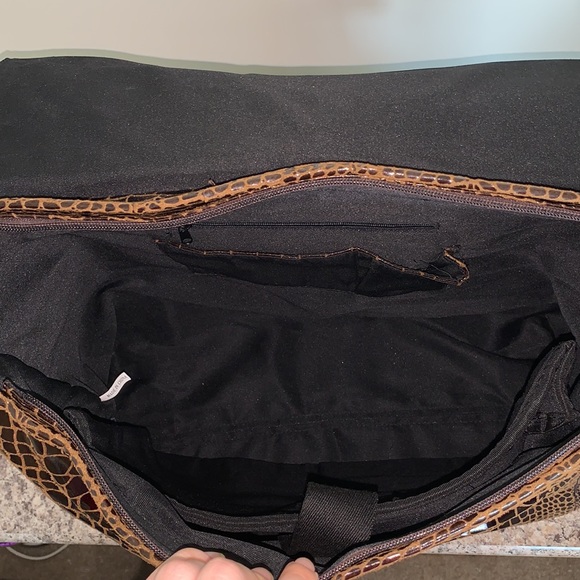 Gazzaz Brown Soft Leather Carry-On - Picture 12 of 16